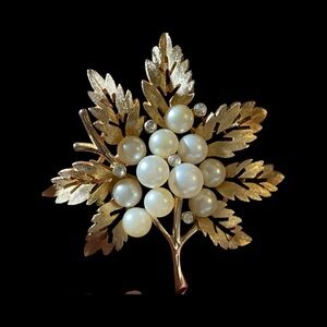 Crown Trifari Gold Toned Leaf Brooch Faux Pearls and Rhinestones Vintage